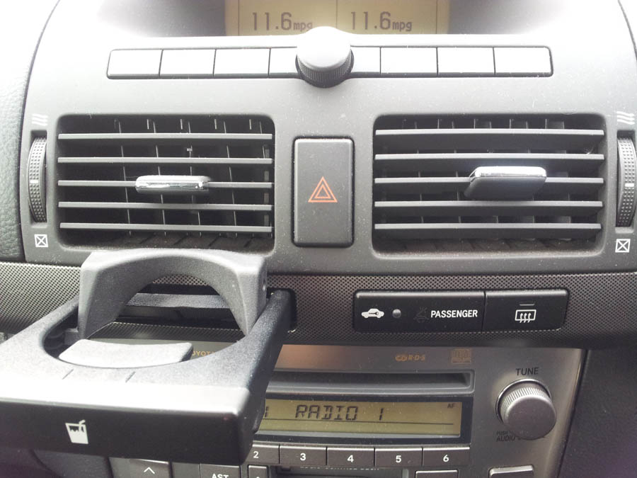 Toyota Avensis T3-X hazard-switch